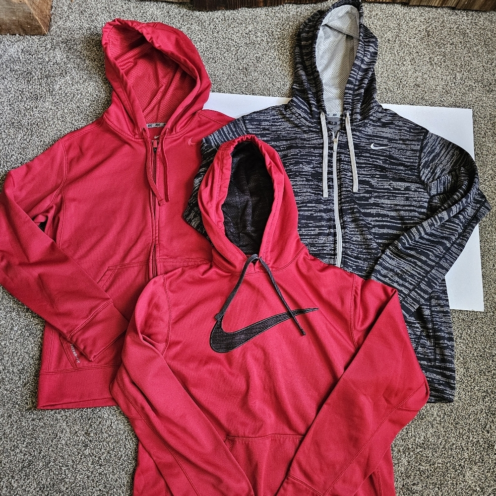 Lot of 3 Nike medium therma fit hoodies